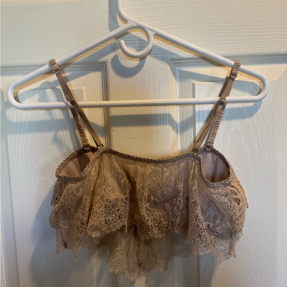 Victoria's Secret Lace Crop Top in Cream - Picture 3 of 5